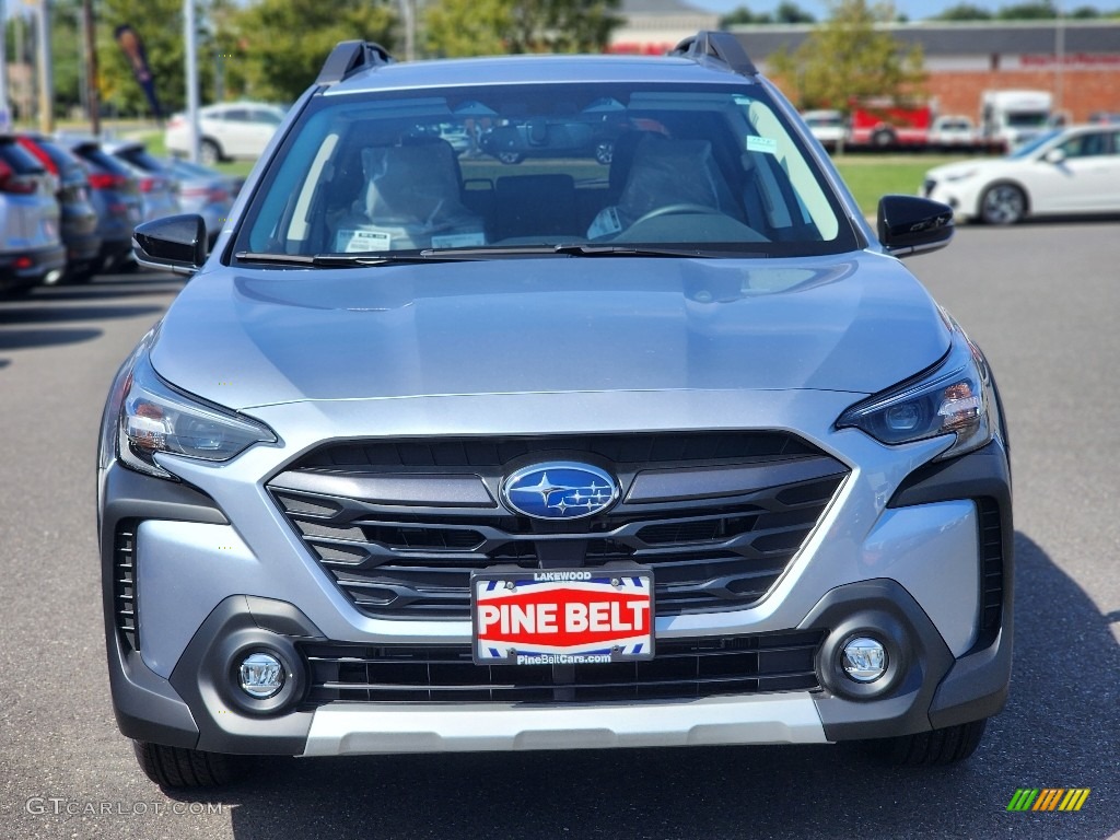 2024 Outback Limited - Ice Silver Metallic / Titanium Gray photo #2