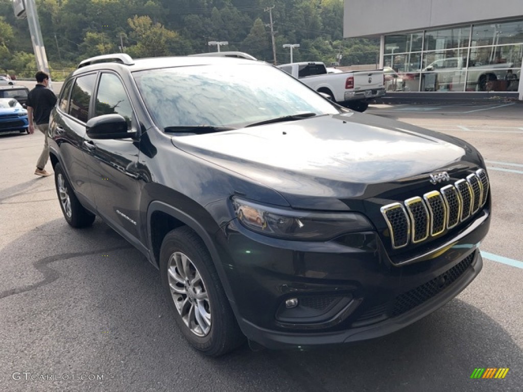 2021 Cherokee Latitude Lux 4x4 - Diamond Black Crystal Pearl / Black photo #1