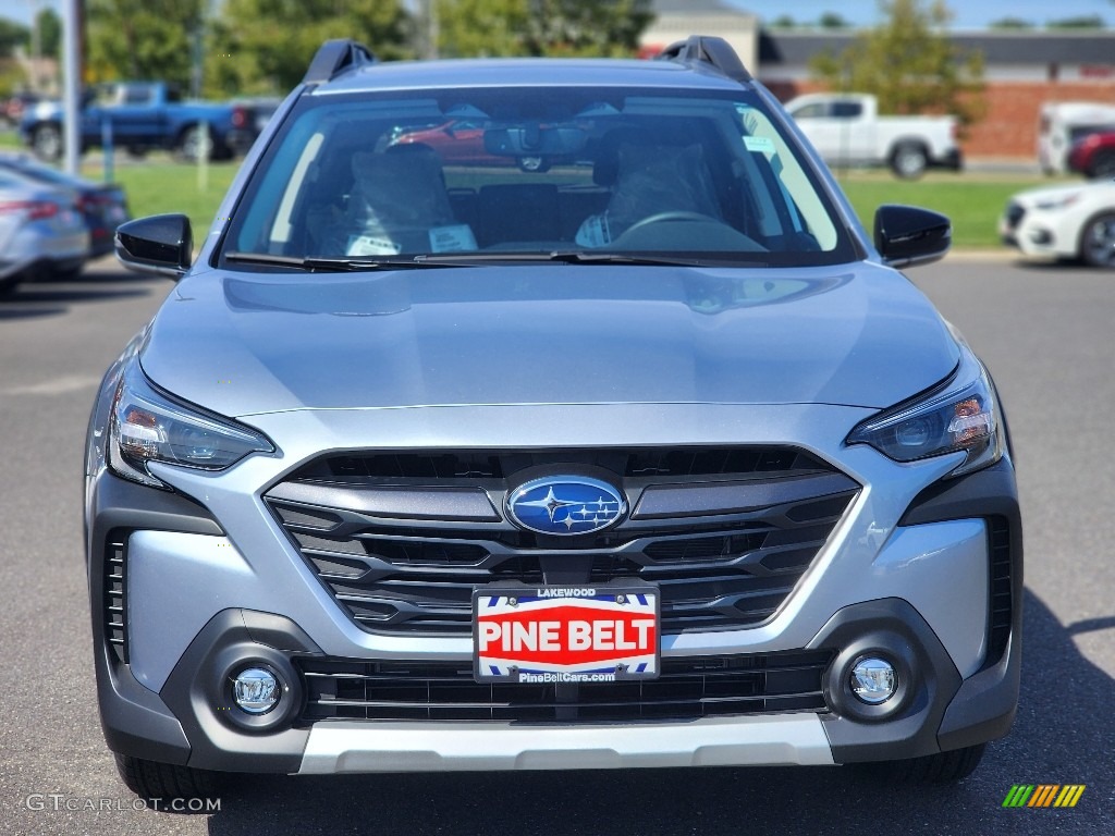 2024 Outback Limited XT - Ice Silver Metallic / Titanium Gray photo #2