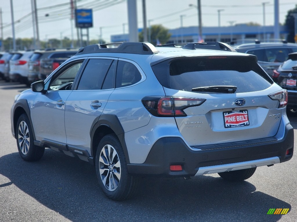 2024 Outback Limited XT - Ice Silver Metallic / Titanium Gray photo #4
