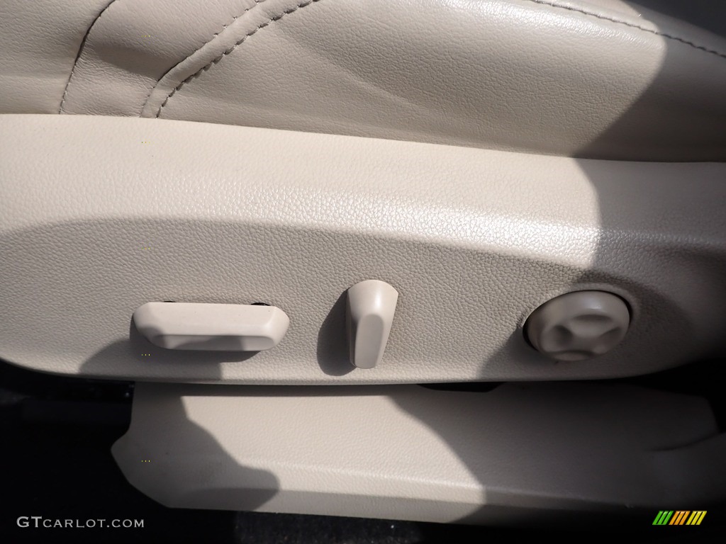 2019 Envision Essence AWD - Summit White / Light Neutral photo #22