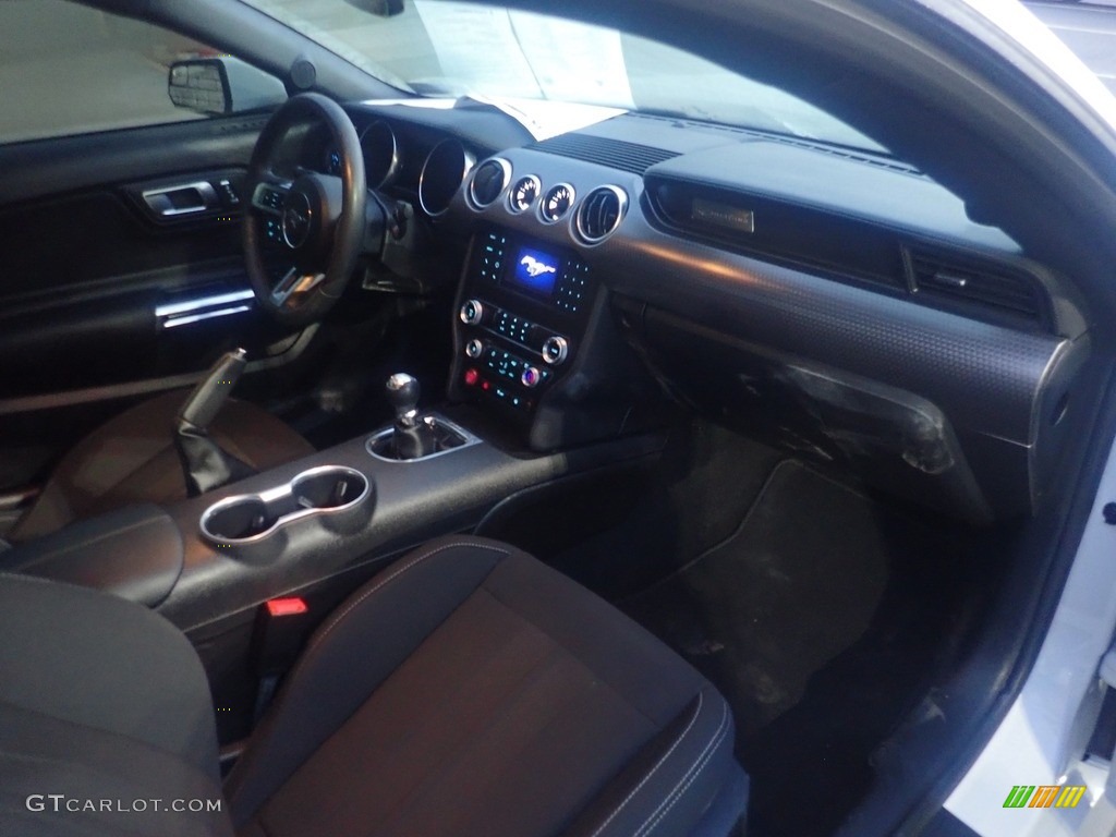 2019 Mustang GT Fastback - Oxford White / Ebony photo #12