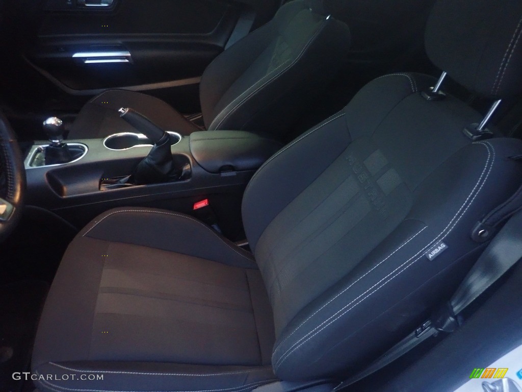 2019 Mustang GT Fastback - Oxford White / Ebony photo #18