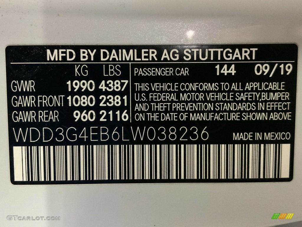 2020 A 220 Sedan - Digital White Metallic / Black photo #37