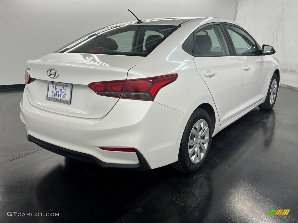 2020 Accent SE - Frost White Pearl / Black photo #7