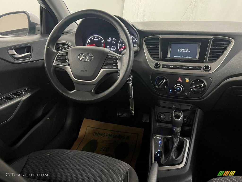 2020 Hyundai Accent SE Controls Photo #146589571