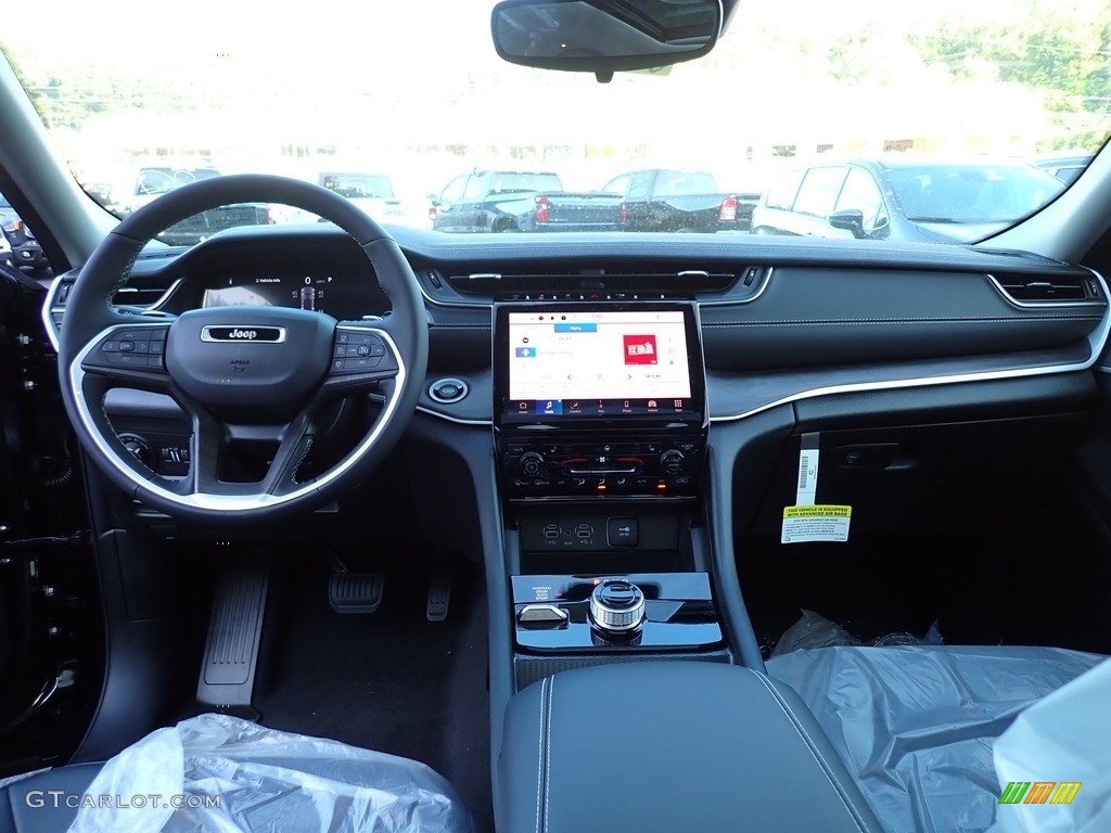 2024 Jeep Grand Cherokee Limited 4x4 Front Seat Photo #146590335