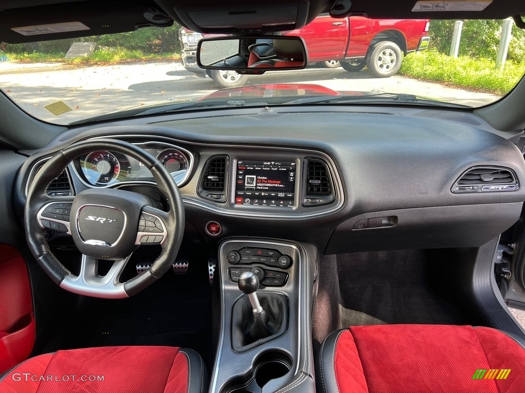 2018 Dodge Challenger SRT 392 Front Seat Photo #146590543