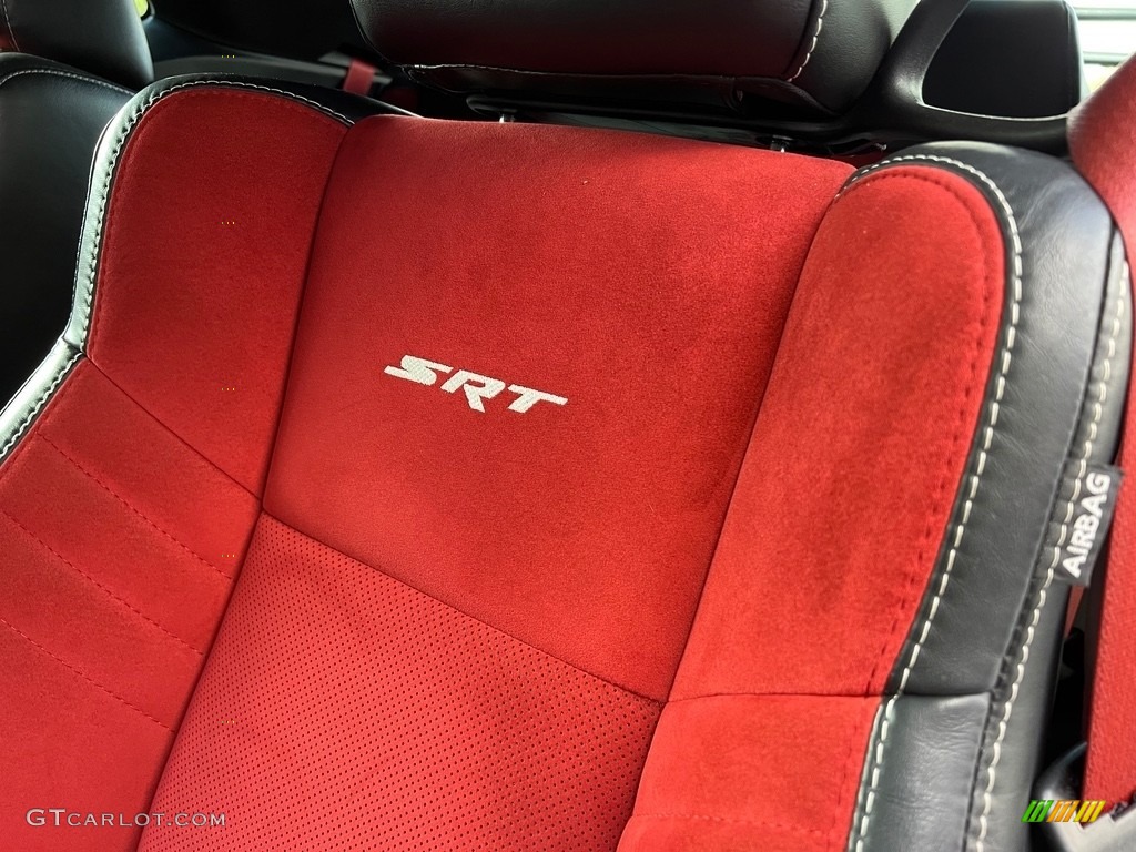 2018 Dodge Challenger SRT 392 Marks and Logos Photos