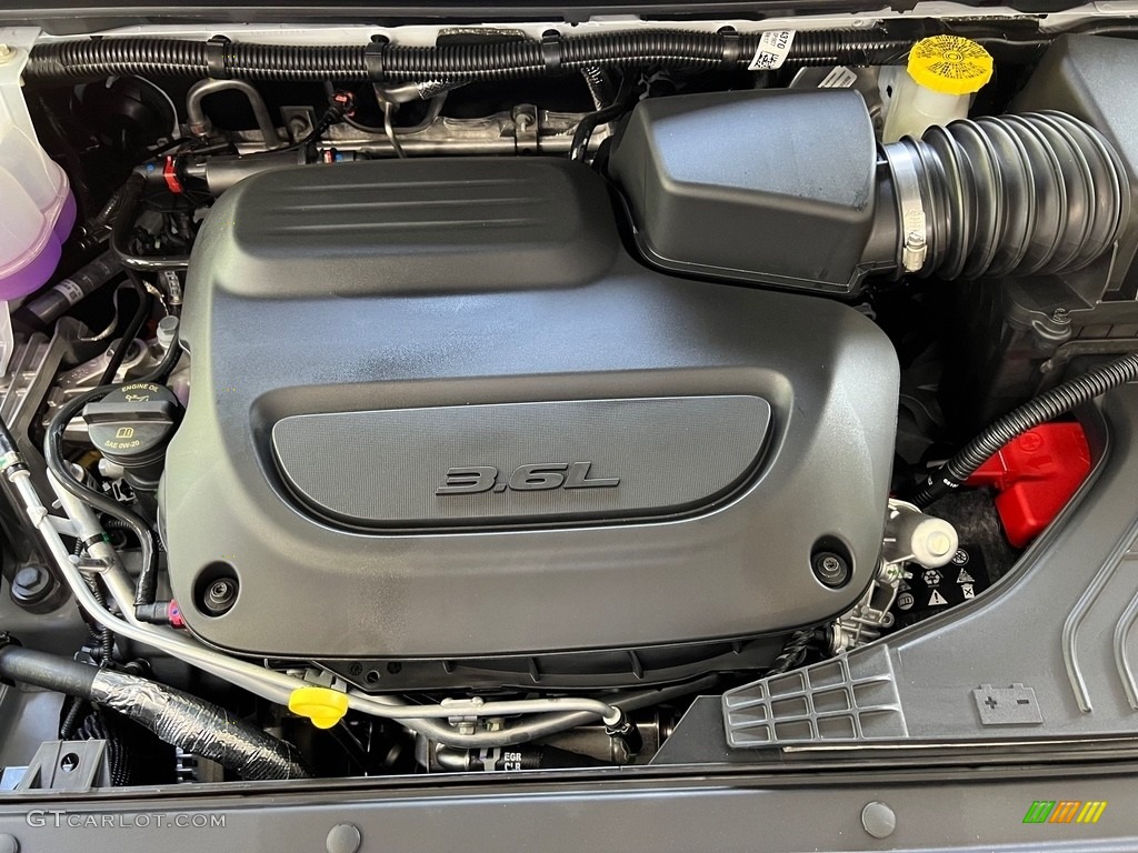 2023 Chrysler Pacifica Limited Engine Photos