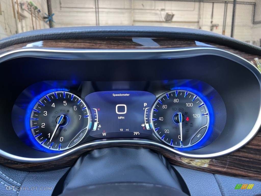 2023 Chrysler Pacifica Limited Gauges Photos