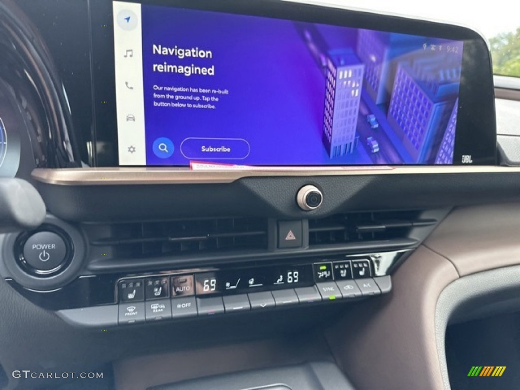 2023 Toyota Crown Limited AWD Controls Photos