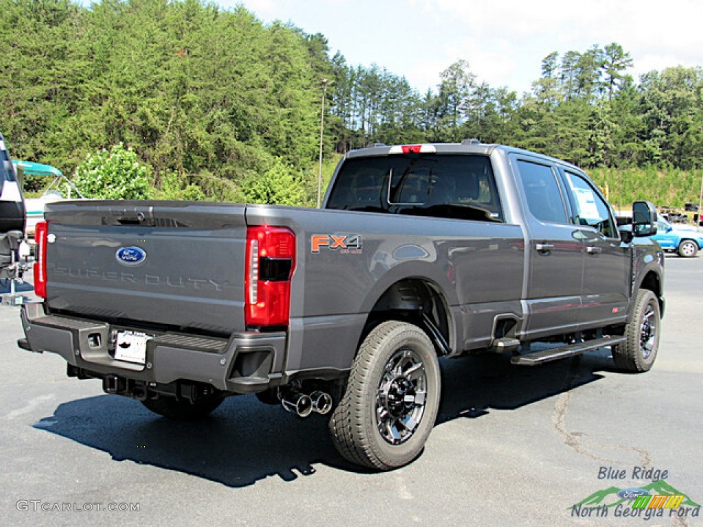 2023 F250 Super Duty Lariat Crew Cab 4x4 - Carbonized Gray Metallic / Black Onyx photo #5