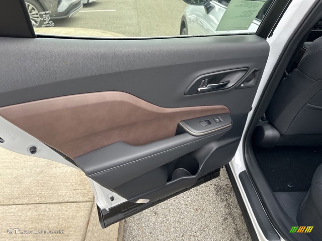 2023 Toyota Crown Limited AWD Door Panel Photos