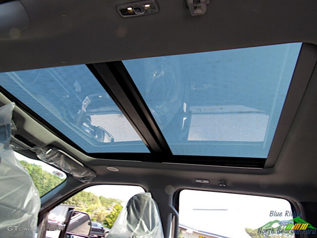 2023 Ford F250 Super Duty Lariat Crew Cab 4x4 Sunroof Photos