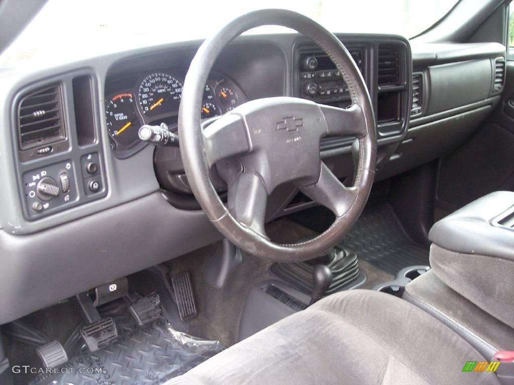 2003 Silverado 2500HD LS Crew Cab 4x4 - Dark Gray Metallic / Medium Gray photo #31