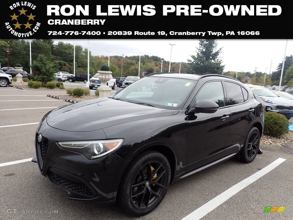 Vulcano Black Metallic Alfa Romeo Stelvio