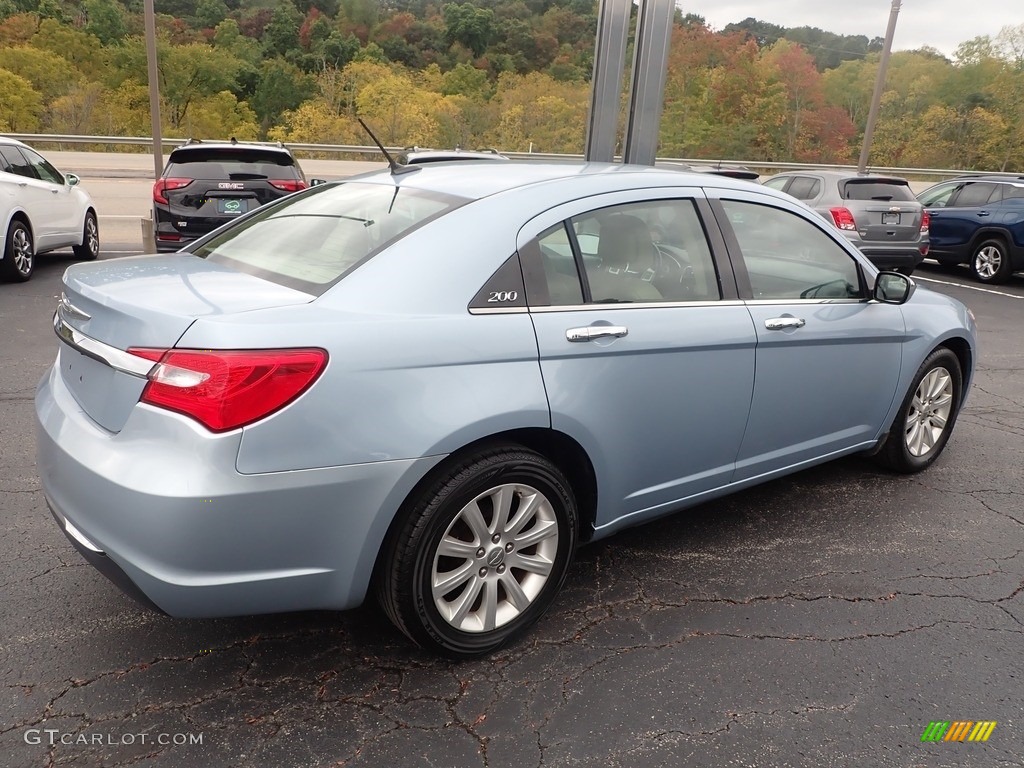 2013 200 Limited Sedan - Crystal Blue Pearl / Black/Light Frost Beige photo #7