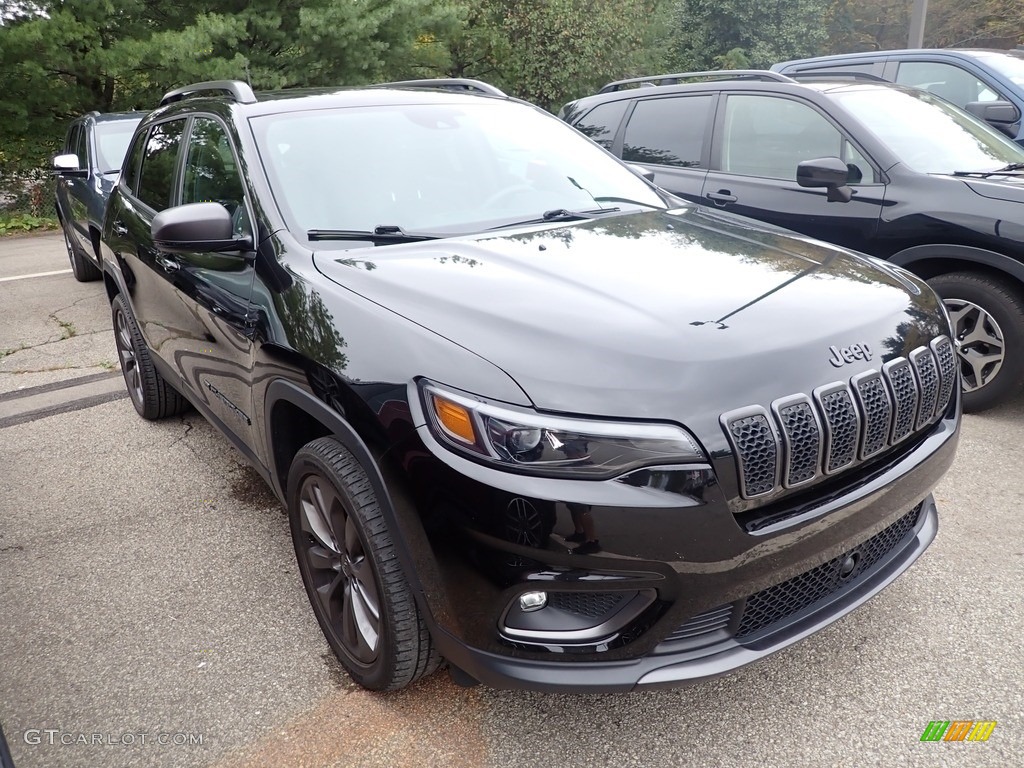 2021 Cherokee Latitude Lux 4x4 - Diamond Black Crystal Pearl / Black photo #3