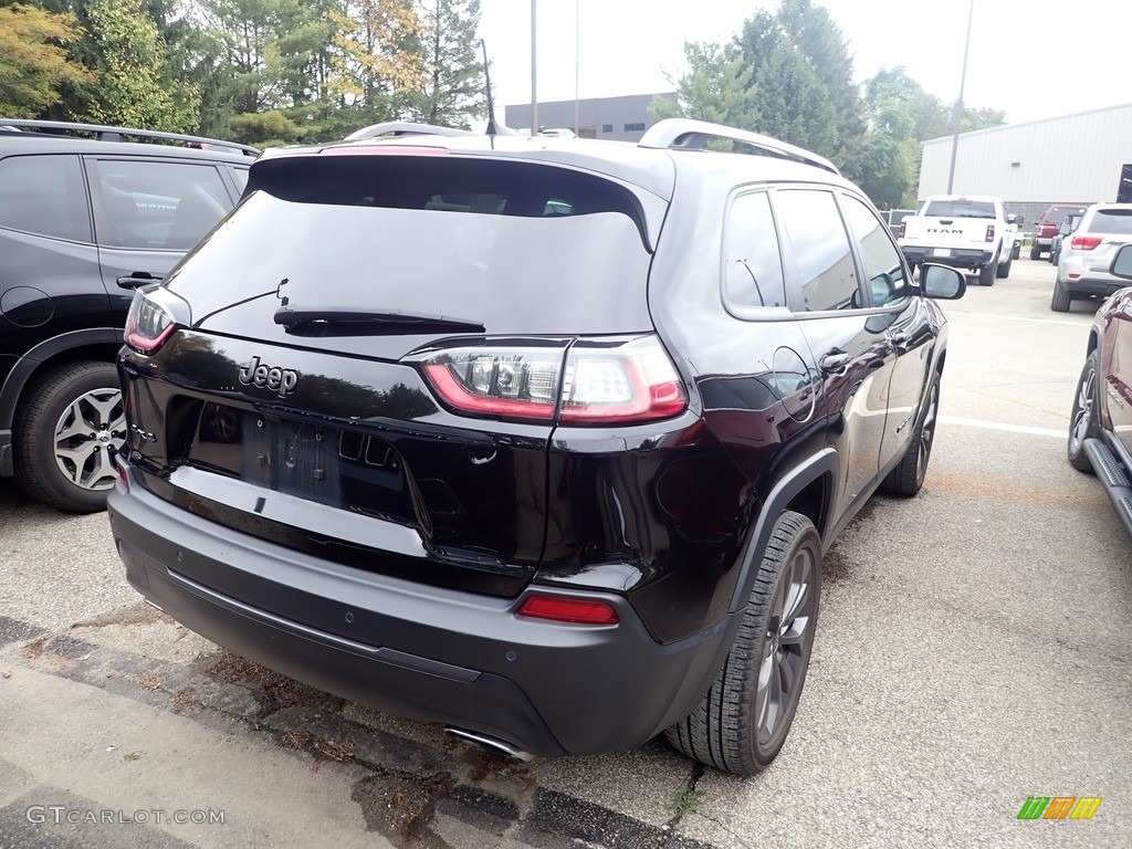 2021 Cherokee Latitude Lux 4x4 - Diamond Black Crystal Pearl / Black photo #4