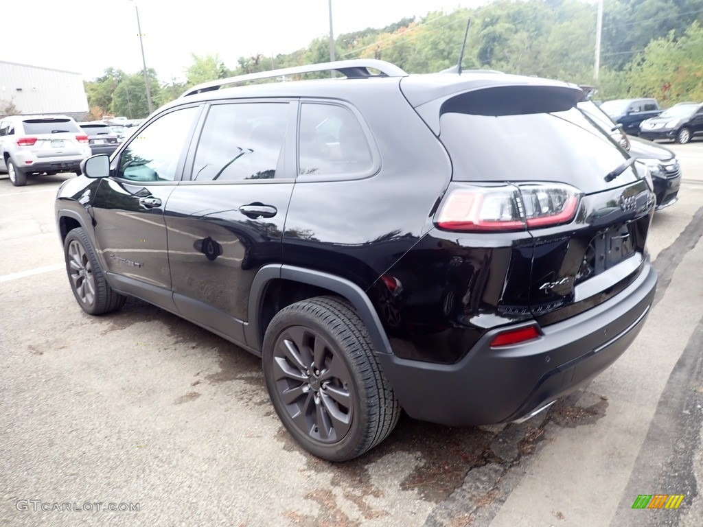 2021 Cherokee Latitude Lux 4x4 - Diamond Black Crystal Pearl / Black photo #5