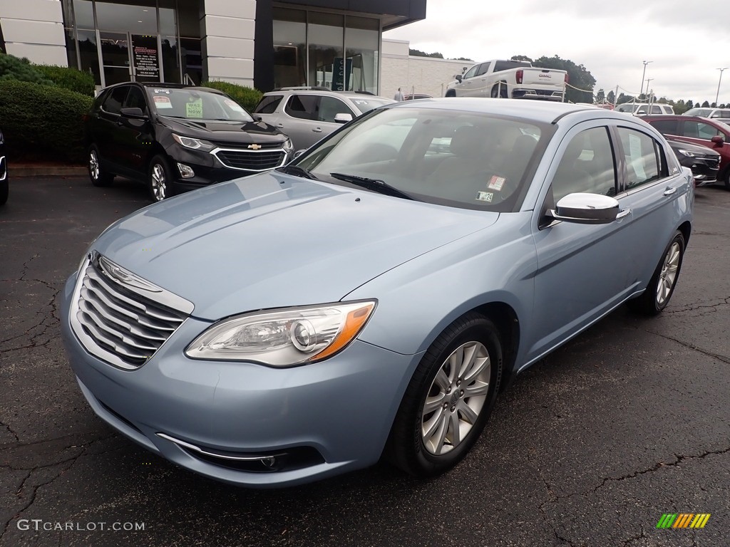 2013 200 Limited Sedan - Crystal Blue Pearl / Black/Light Frost Beige photo #12