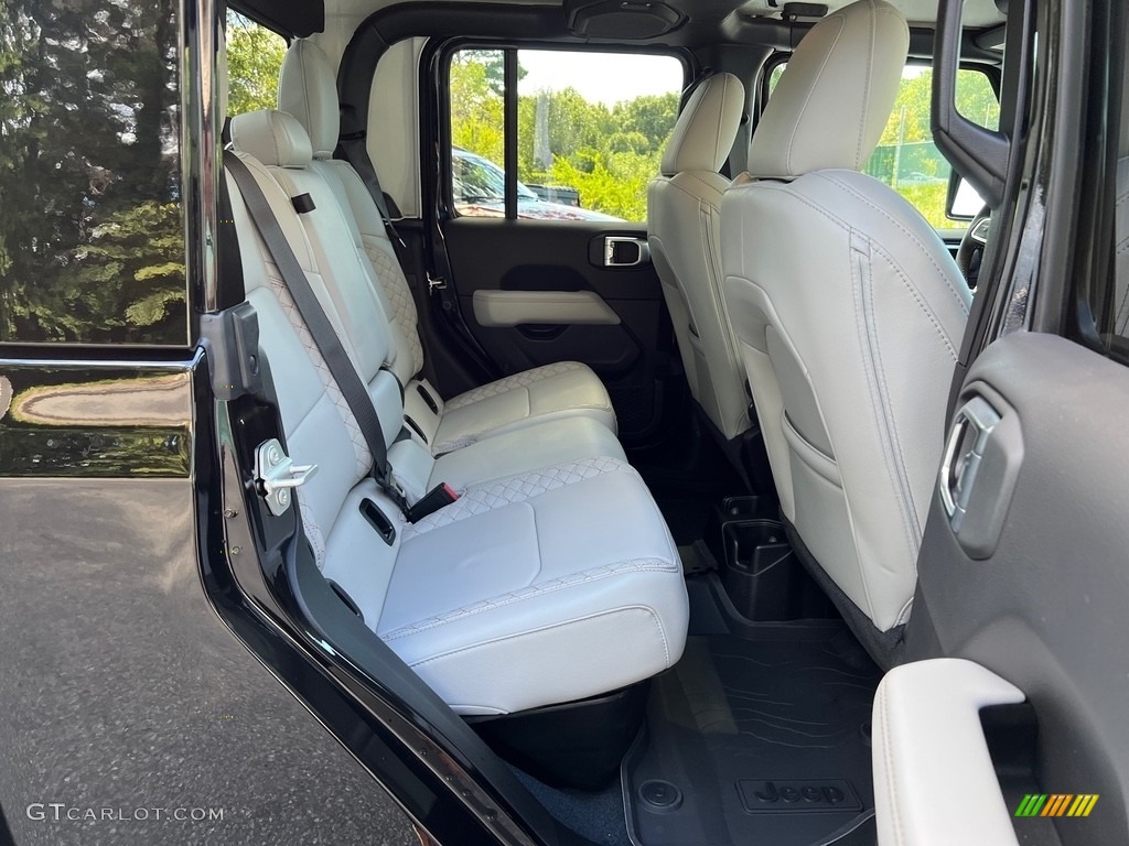 2023 Jeep Gladiator High Altitude 4x4 Rear Seat Photos