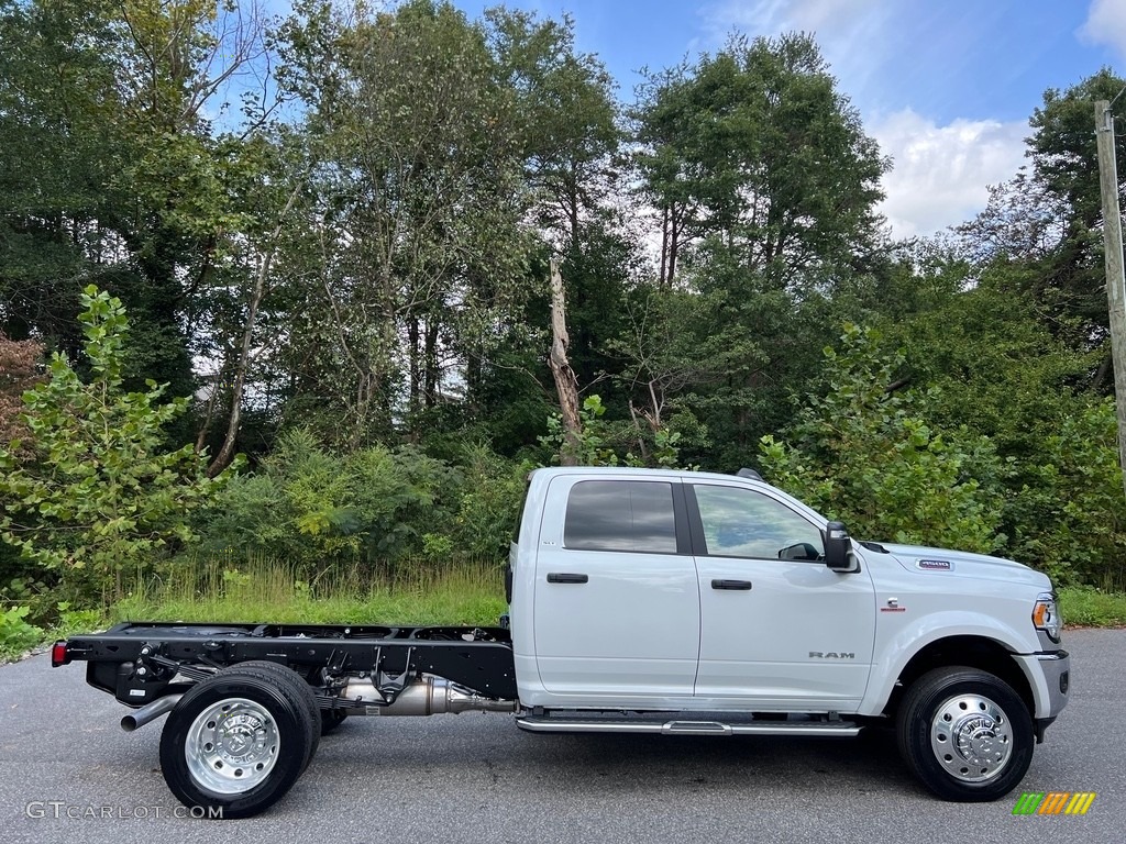 Bright White 2024 Ram 4500 SLT Crew Cab 4x4 Chassis Exterior Photo #146598454