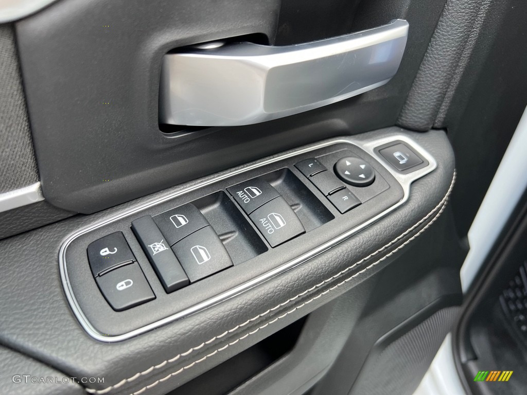 2024 Ram 4500 SLT Crew Cab 4x4 Chassis Door Panel Photos