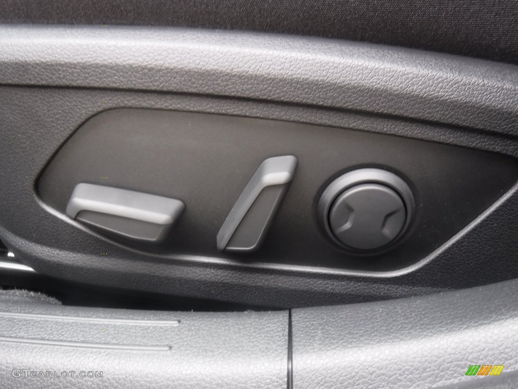 2023 Hyundai Sonata SEL Front Seat Photos