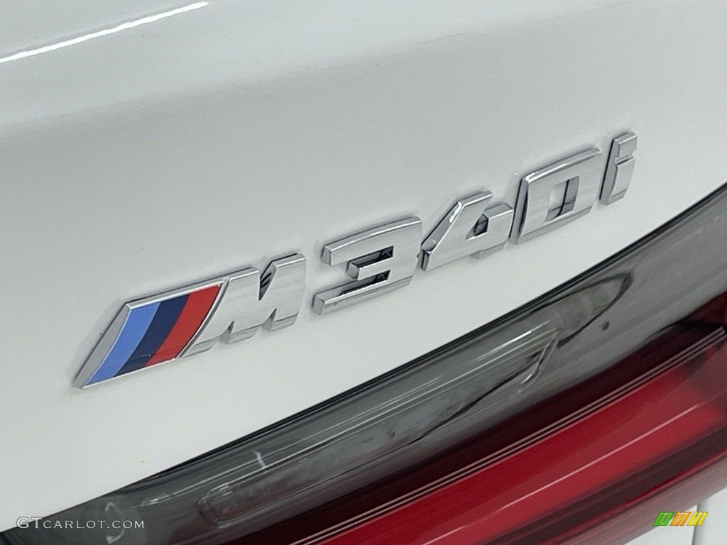 2023 BMW 3 Series 340i Sedan Marks and Logos Photos