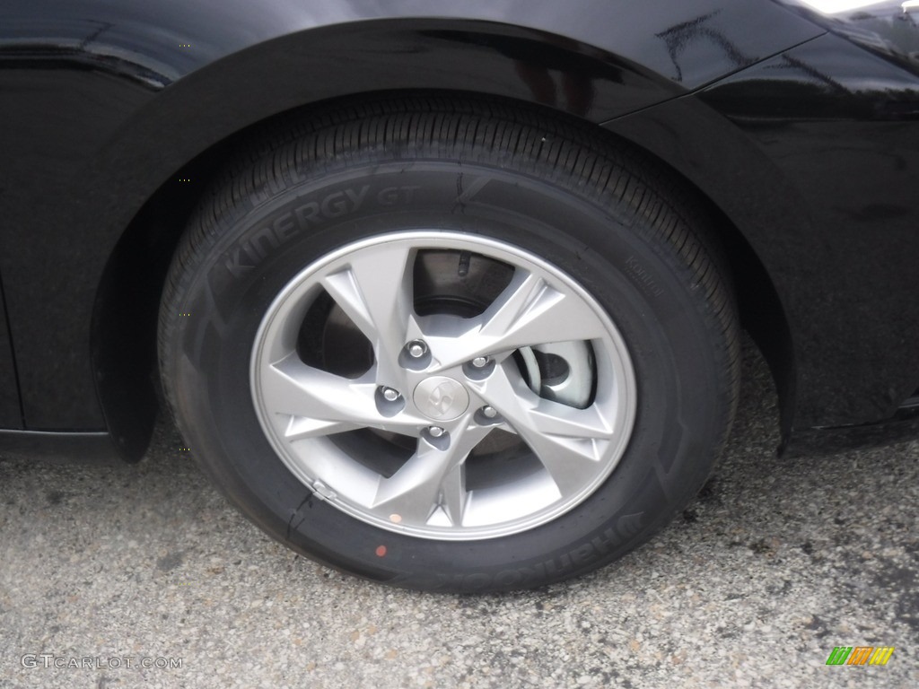 2023 Hyundai Elantra SE Wheel Photos