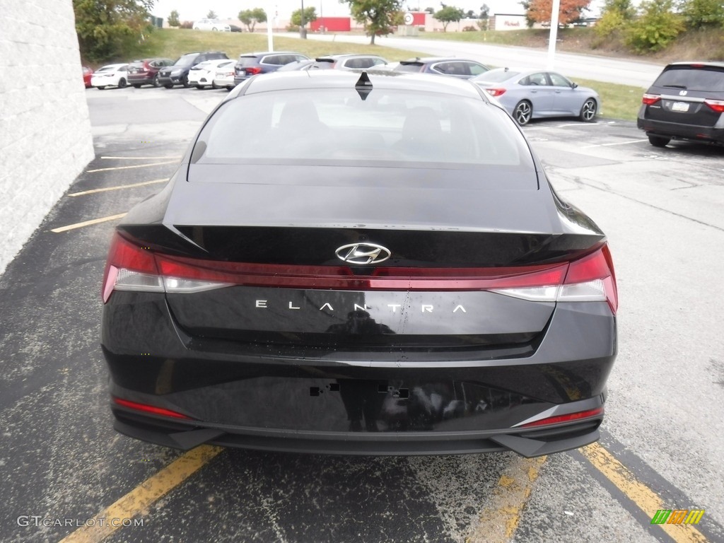 2023 Elantra SE - Onyx Black / Black photo #4