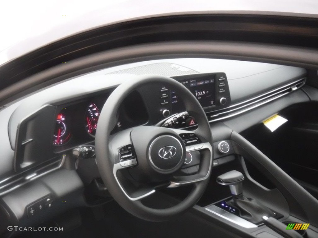 2023 Hyundai Elantra SE Dashboard Photos