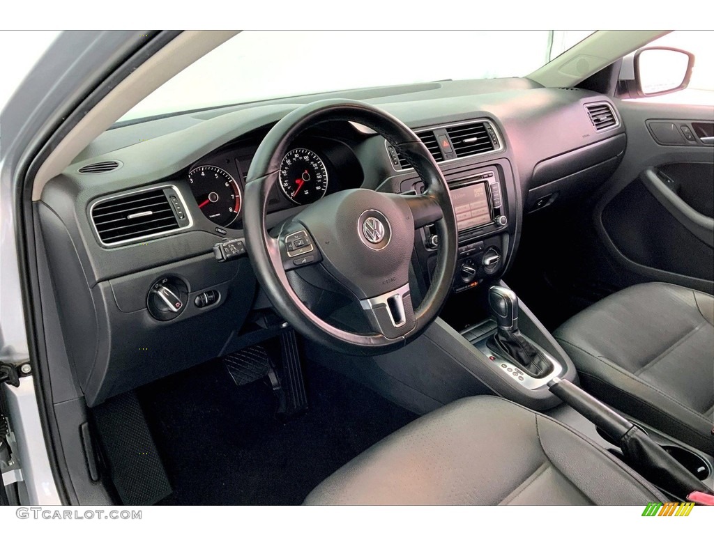 2012 Volkswagen Jetta SE Sedan Titan Black Dashboard Photo #146599786
