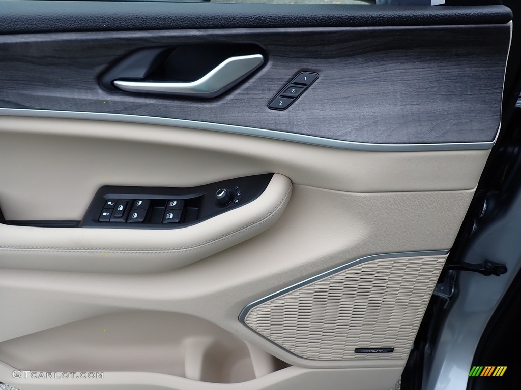 2024 Jeep Grand Cherokee 4XE Wicker Beige/Global Black Door Panel Photo #146600209
