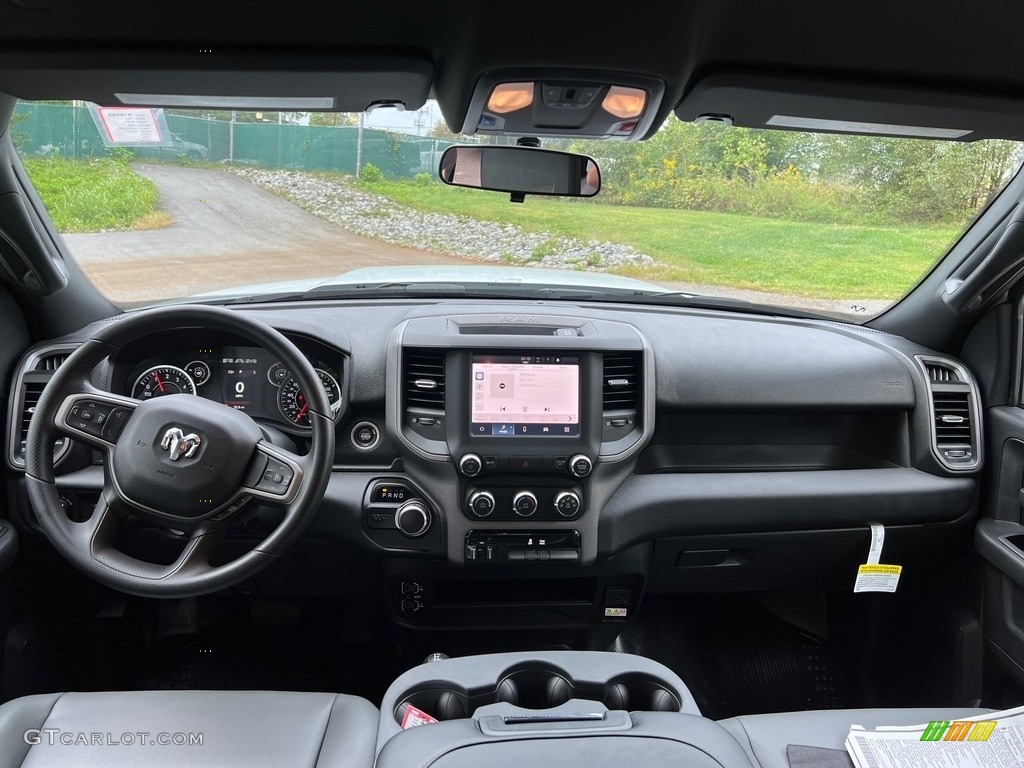 2023 2500 Tradesman Crew Cab 4x4 Chassis - Bright White / Diesel Gray/Black photo #13