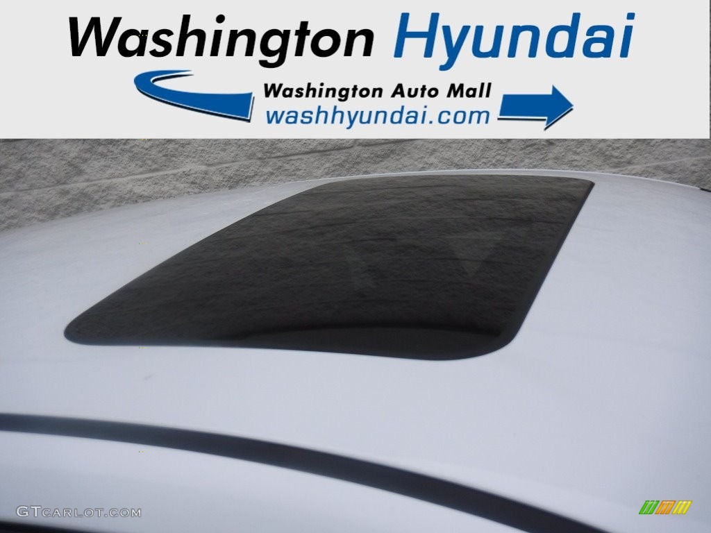 2023 Elantra N-Line - Lunar White / Black photo #4
