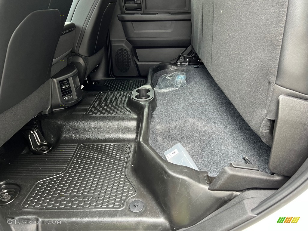 2023 2500 Tradesman Crew Cab 4x4 Chassis - Bright White / Diesel Gray/Black photo #17