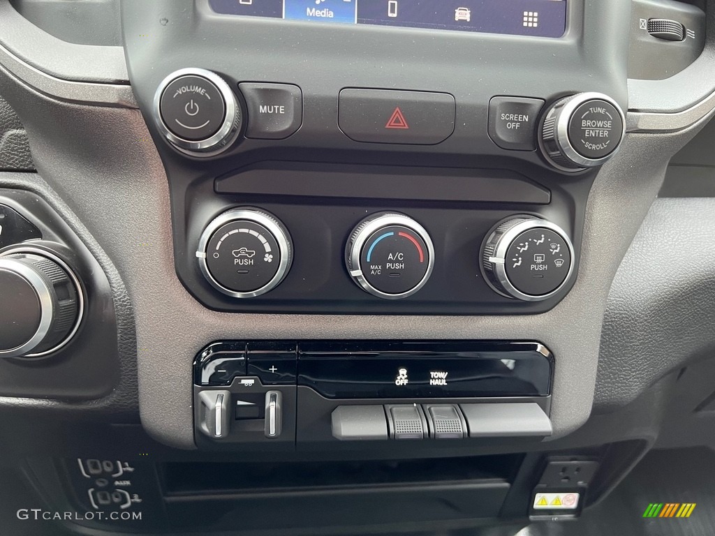 2023 2500 Tradesman Crew Cab 4x4 Chassis - Bright White / Diesel Gray/Black photo #25