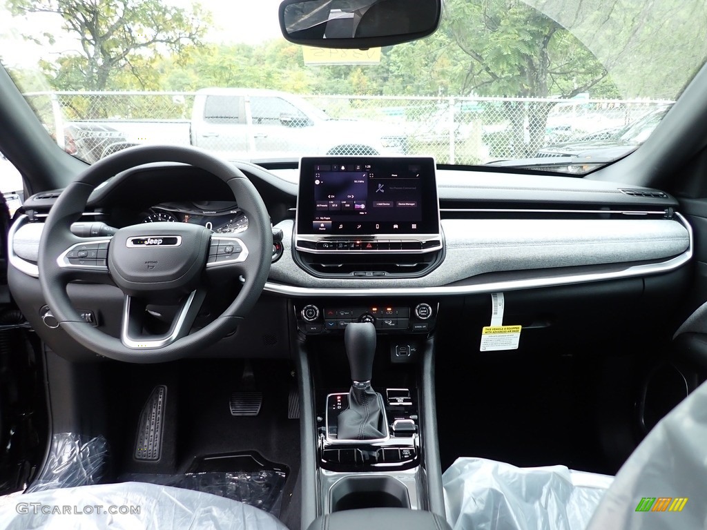 2023 Compass Sport 4x4 - Diamond Black Crystal Pearl / Black photo #13