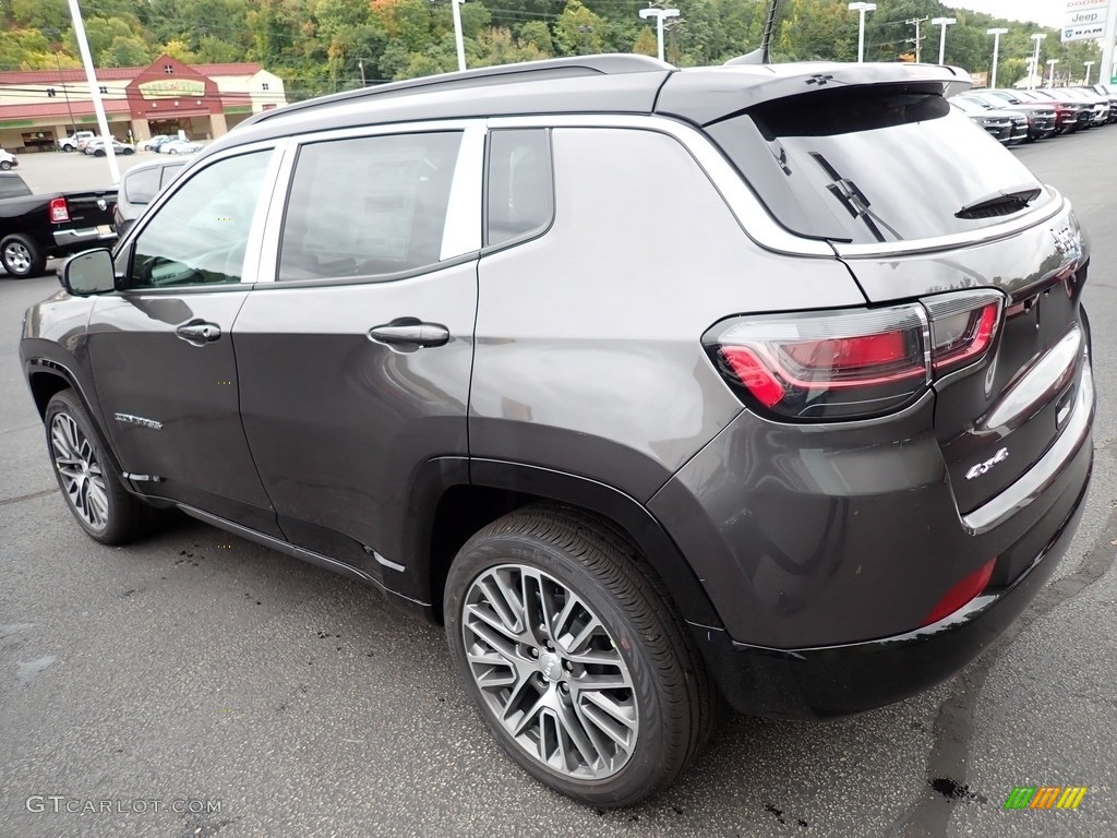 2023 Compass Limited 4x4 - Granite Crystal Metallic / Black photo #3