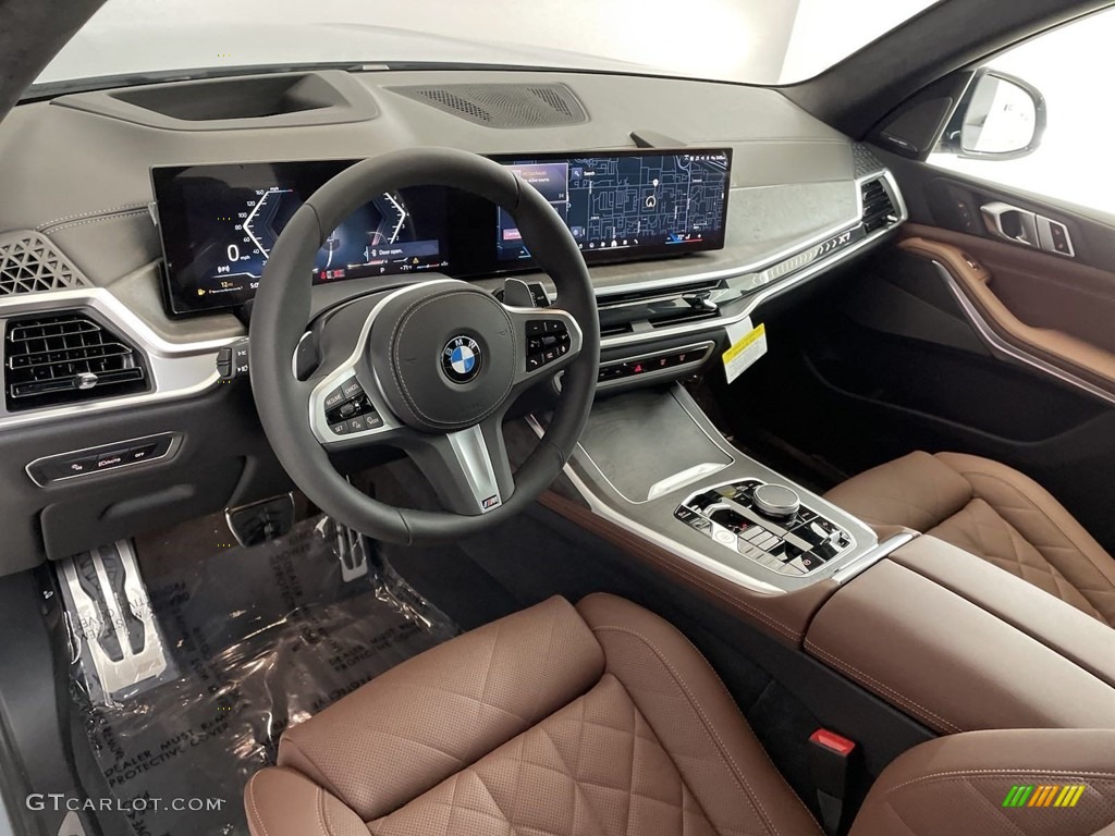 Coffee Interior 2024 BMW X7 xDrive40i Photo #146603254