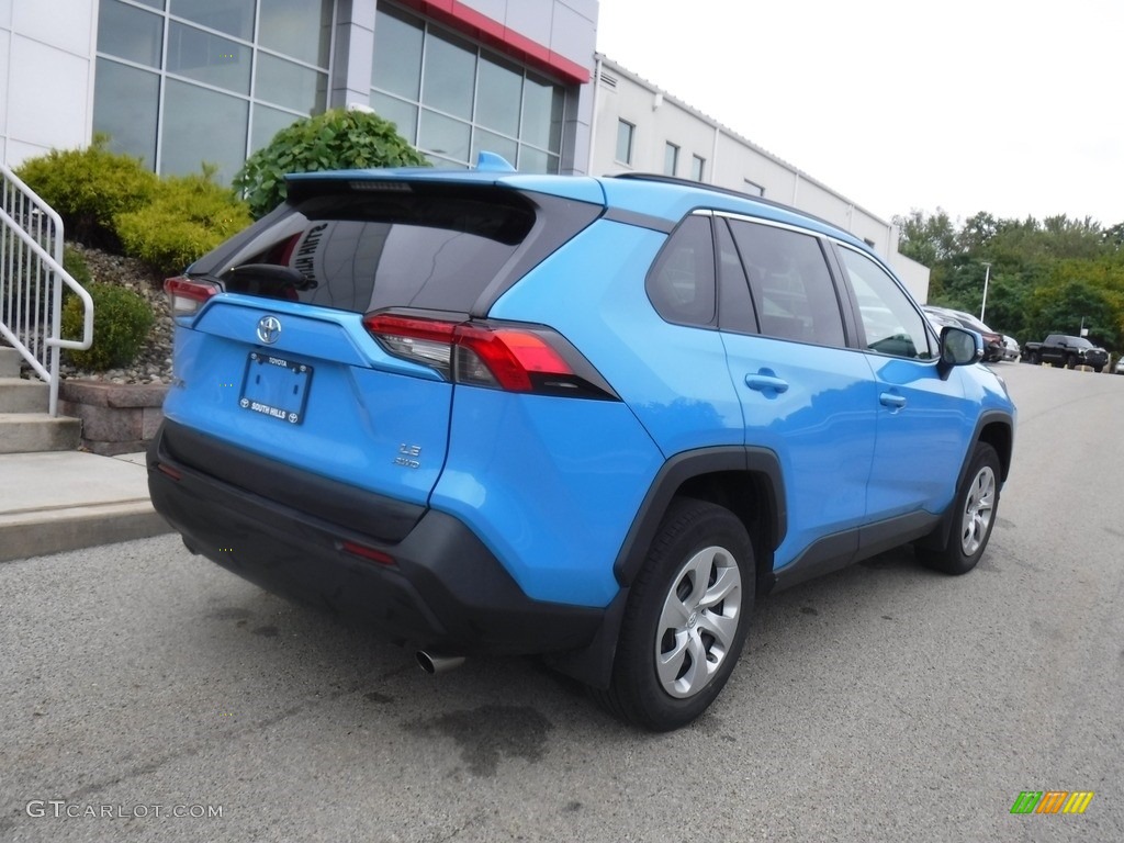 2020 RAV4 LE AWD - Blue Flame / Black photo #9