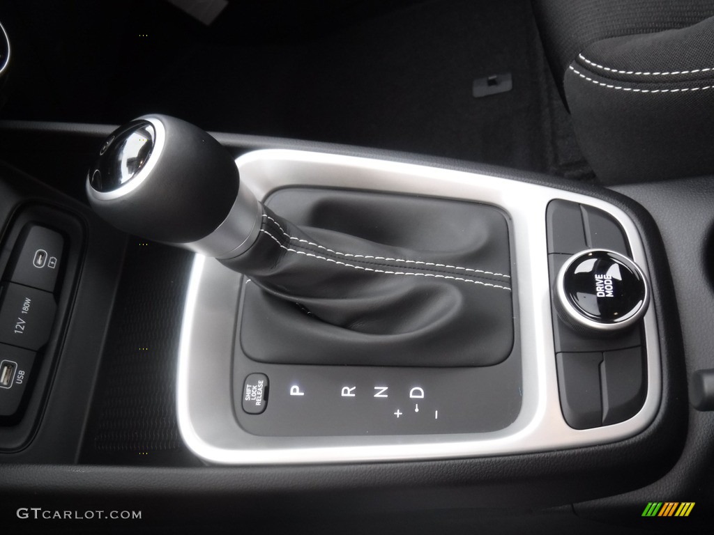 2023 Hyundai Venue SEL Transmission Photos
