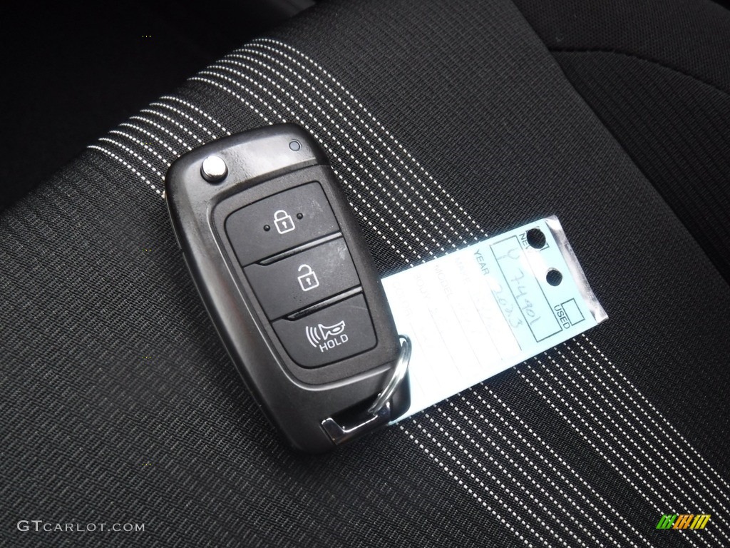 2023 Hyundai Venue SEL Keys Photos