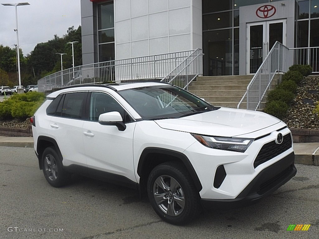 2023 RAV4 XLE AWD - Ice Cap / Black photo #1