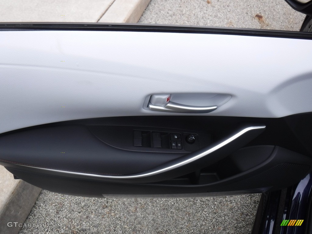 2024 Toyota Corolla SE Light Gray Door Panel Photo #146604013