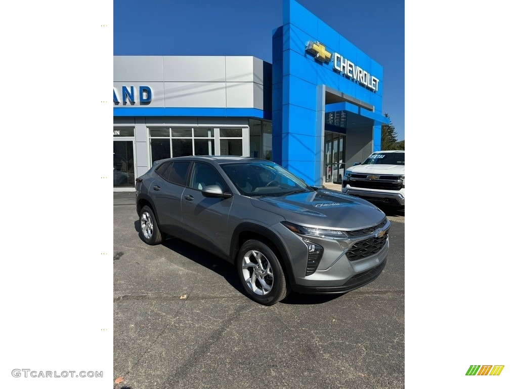 Sterling Gray Metallic 2024 Chevrolet Trax LS Exterior Photo 146606186