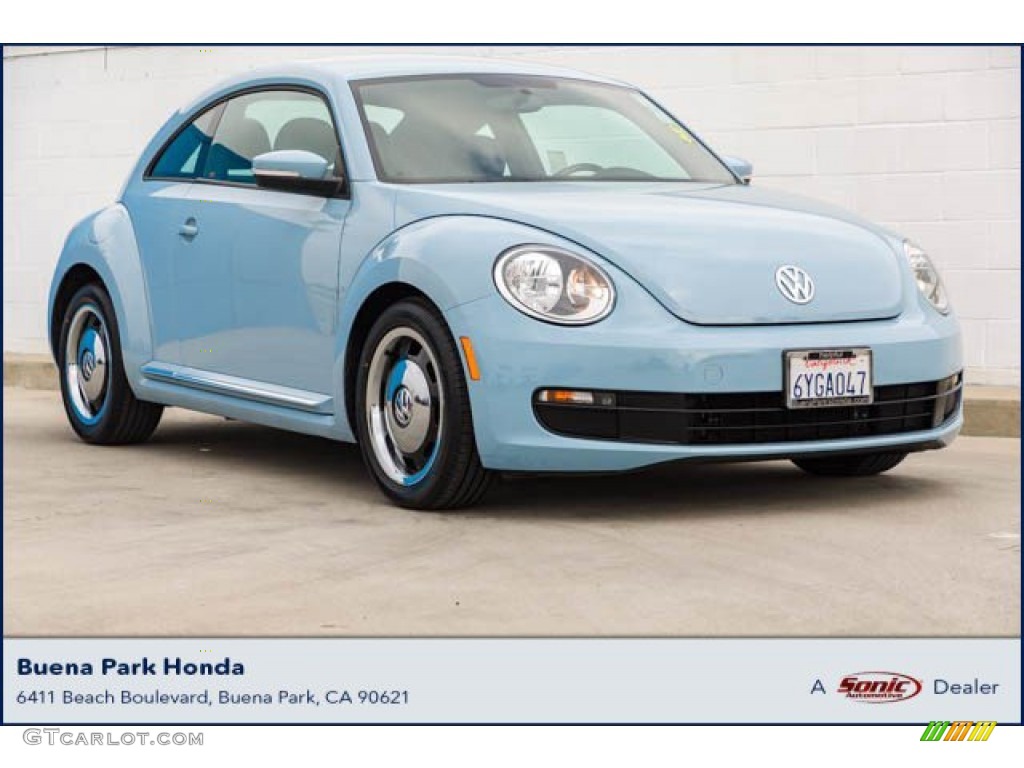 Reef Blue Metallic Volkswagen Beetle